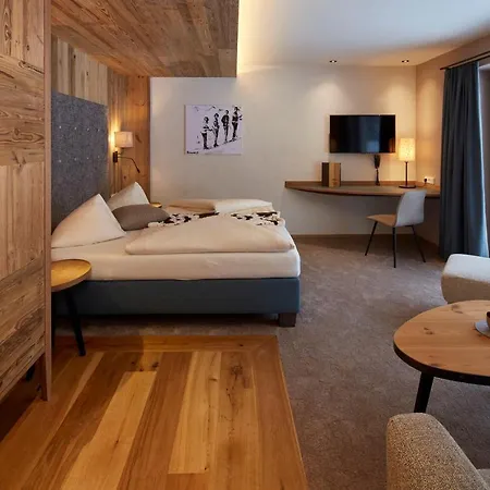 Almhotel Told ホテル