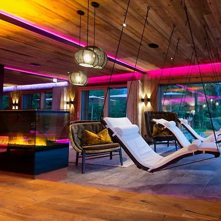 Hotell Almhotel Told Grän